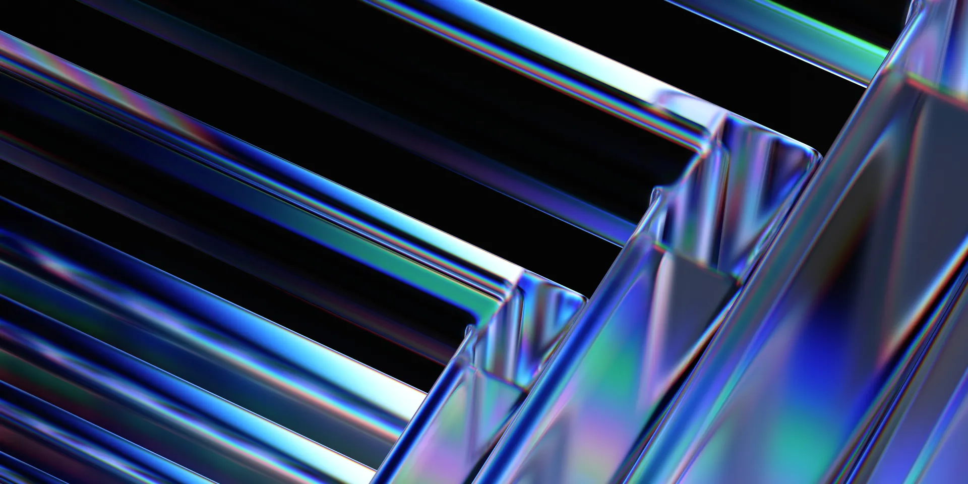 Prismes en verre bleu irisé flottant dans un espace sombre.
