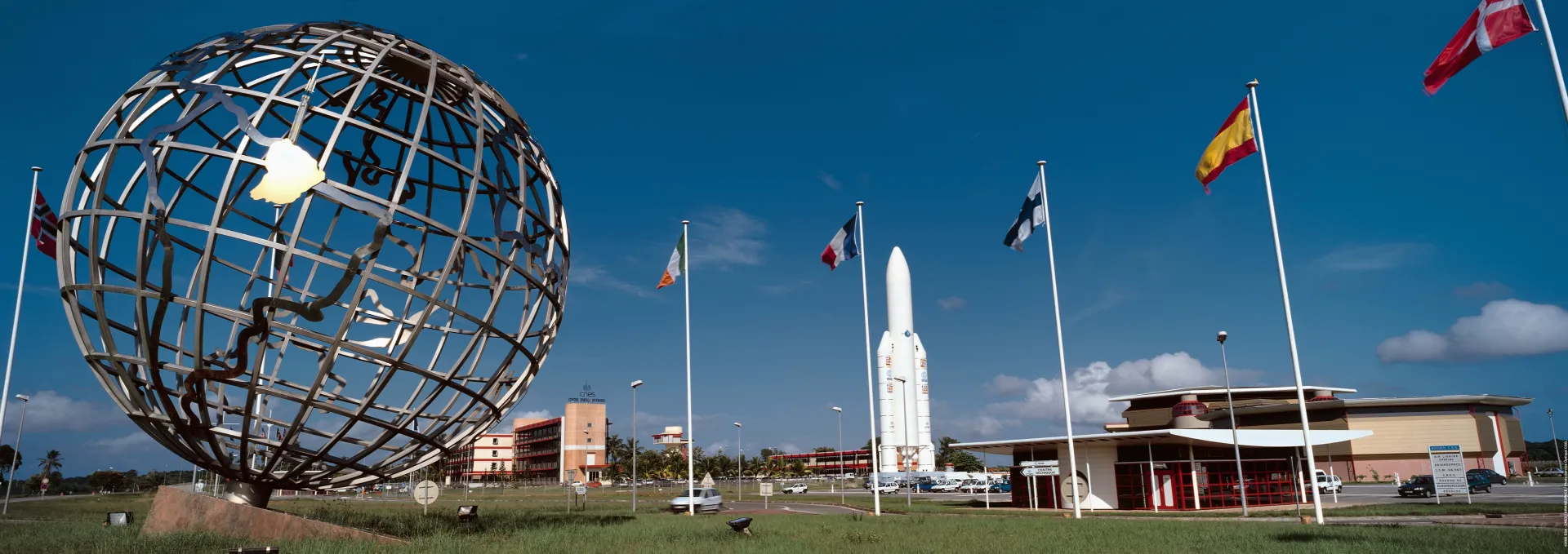 L'entrée du Centre spatial Guyanais à Kourou