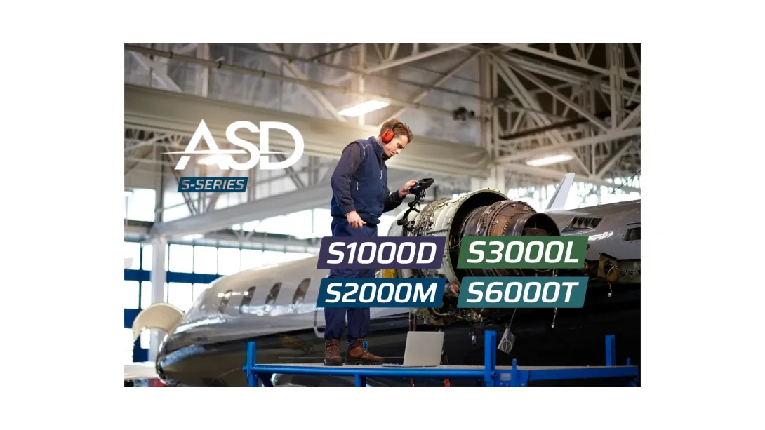 Maintenancier aéronautique vérifie un avion dans un hangar